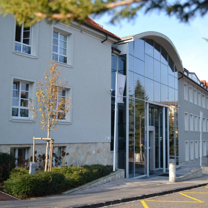 Od improvizace k řízeným procesům: Jak Cambridge International School digitalizovala IT s ALVAO